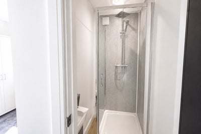 Newly Renovated House Share - All Bills Included Main Photo
