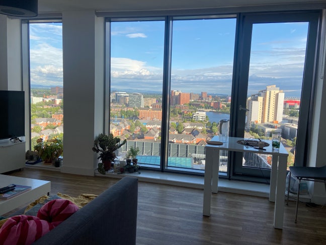 Luxury En-suite in High-Rise with a Quayside view Main Photo