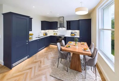 Stunning 1 Bedroom Flat  Main Photo