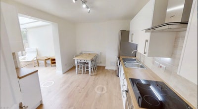 Parking, Cleaner, Gardener, All Bills Included Main Photo