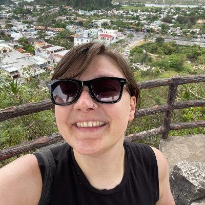 Professional Female seeks a double room Main Photo