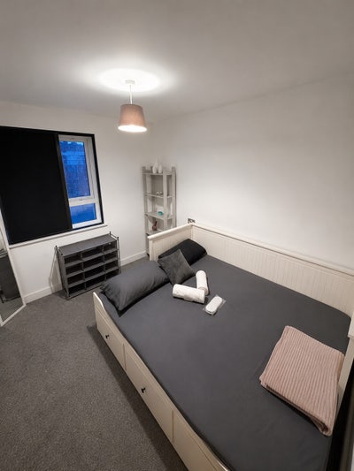 Stylish modern studio flat in ilford Main Photo