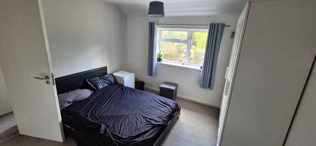 Room available in friendly house share Main Photo