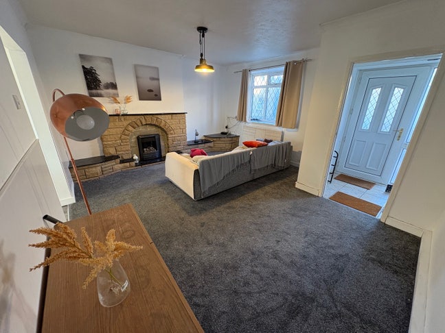 Double Room bills included 5-10Mins bus To uni Main Photo