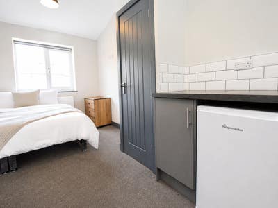 DN1 Double room En-suite available now Main Photo