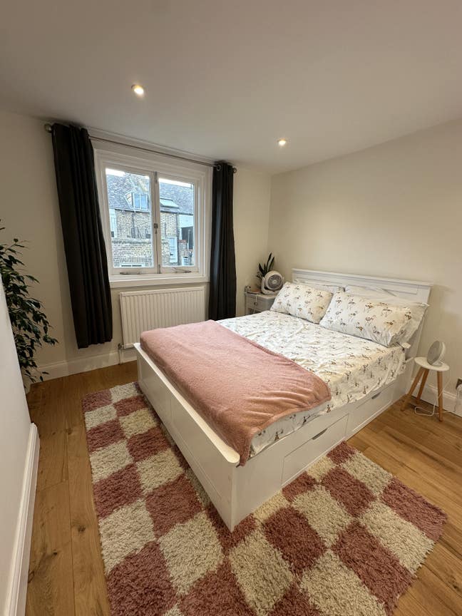 Double room in Clapham North from 10th Oct Main Photo