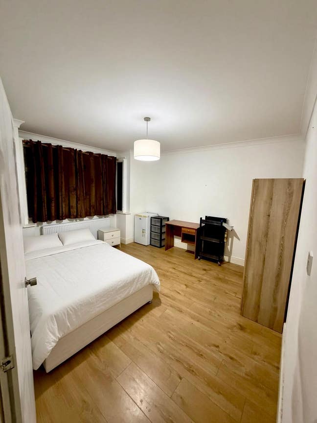 Fully Furnished Double Room - TW3  Main Photo