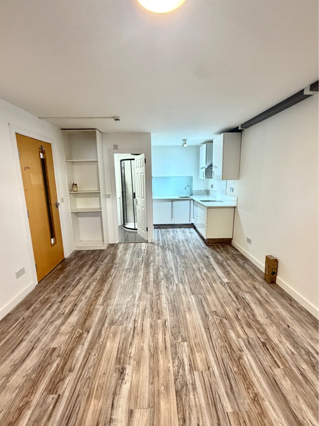 Studio Flat to rent - 1 The leading, Wembley, HA9  Main Photo
