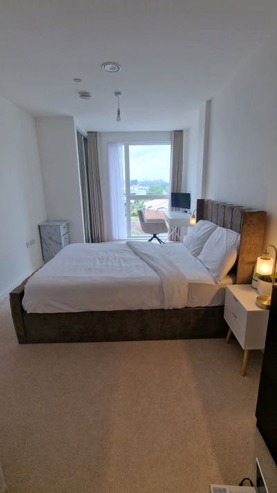 Short term En suite in Brand New Flat Main Photo