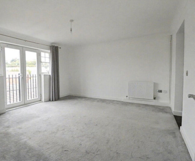 1 double room available in purfleet  Main Photo