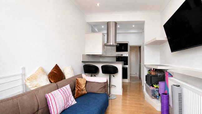 Incl.Utilities & Wifi.Flat 1 Bed Flat &pound;1800Pmc Main Photo