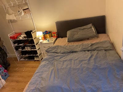 2 x en-suite rooms, one large Main Photo