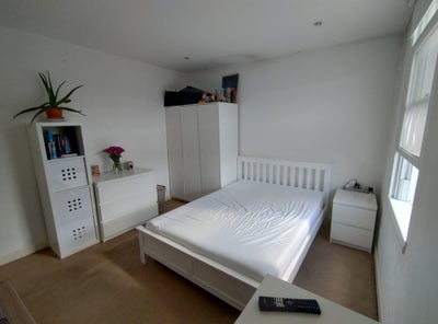 Nice Double Room In Modern House With A Garden  Main Photo
