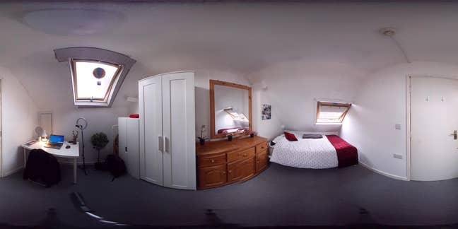 Large attic room in fabulous house  Main Photo