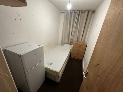 🛏️✨ Single  Room to Let in - Neasden Main Photo