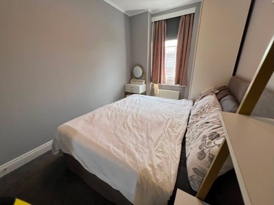 Super King Room in Queensway Flat Main Photo