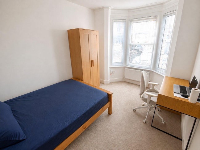 Double room gender F RG1 3PJ Main Photo