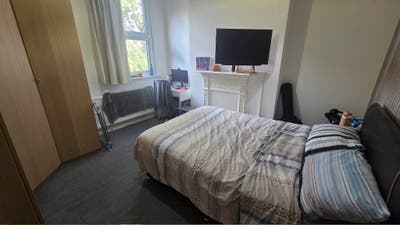 Spacious Double Room in Kensal Green - Zone 2 Main Photo