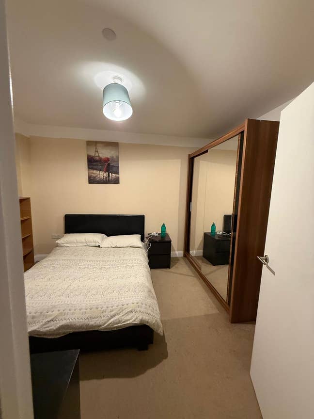 Available double room in Acton  Main Photo