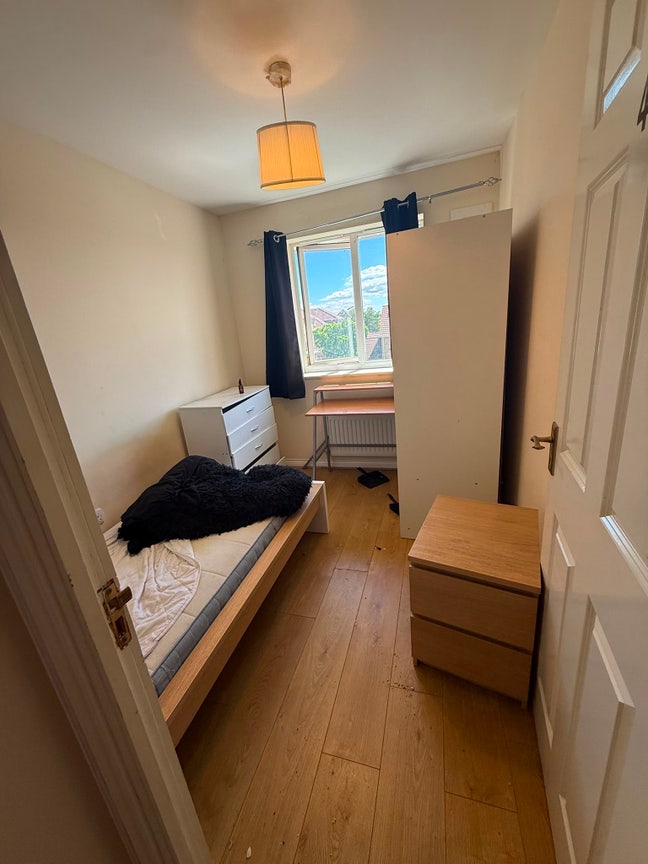 🏡 Affordable Room | &pound;600! | All Bills Inc | SE28 Main Photo