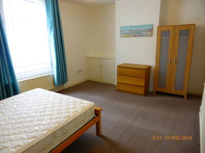Do Not Scroll - Huge Room in Town Centre Location Main Photo