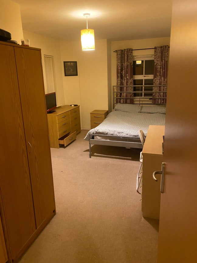 Double room & Bathroom in Penthouse apartment Main Photo