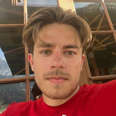 Friendly French Guy Looking for a Flatshare Main Photo