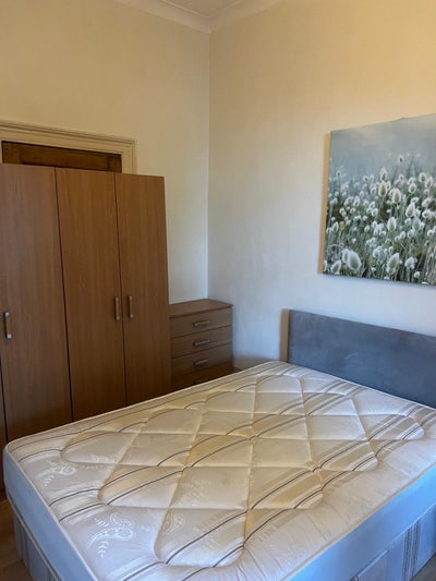 En-suite twin room in Peckham. Inc bills &pound;1100 Main Photo