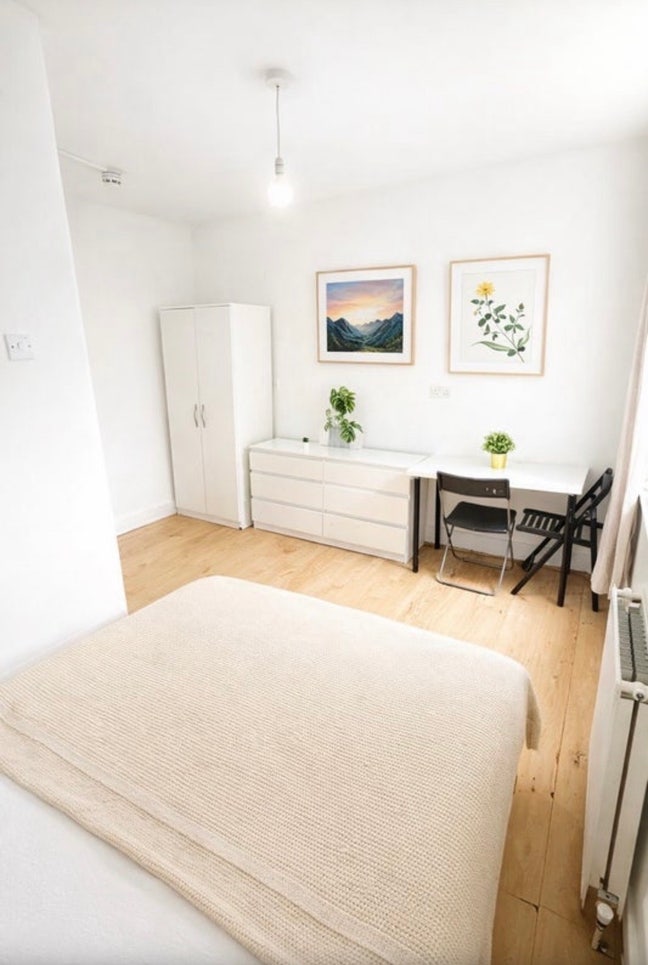 1 Min Walking to Dollis Hill Station, Double Room  Main Photo