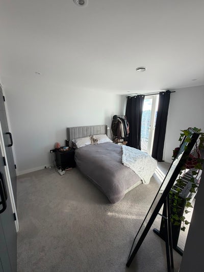 Master bedroom with ensuite Main Photo
