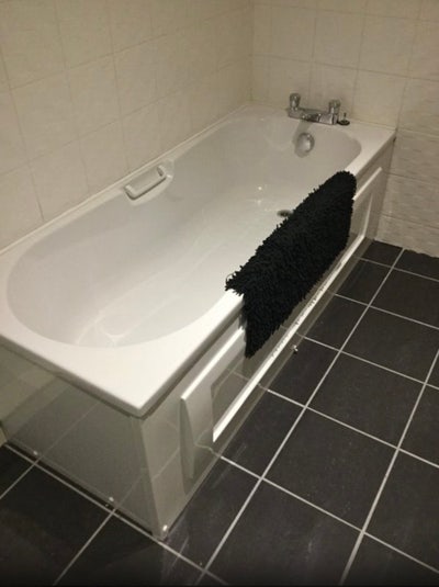 Looking for a flatmate in a lovely two bed flat Main Photo