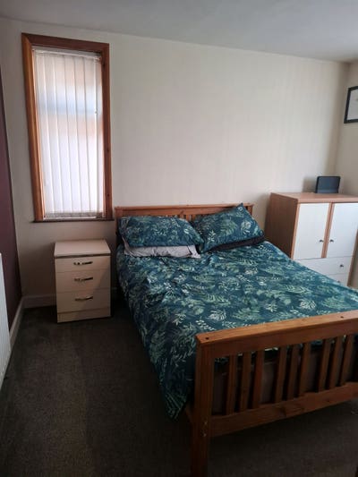 Big double room, furnished, all bills included  Main Photo