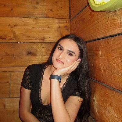 Professional Female seeks a double room Main Photo