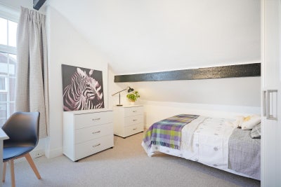 Superb En Suite Double Bedrooms in Beautiful House Main Photo