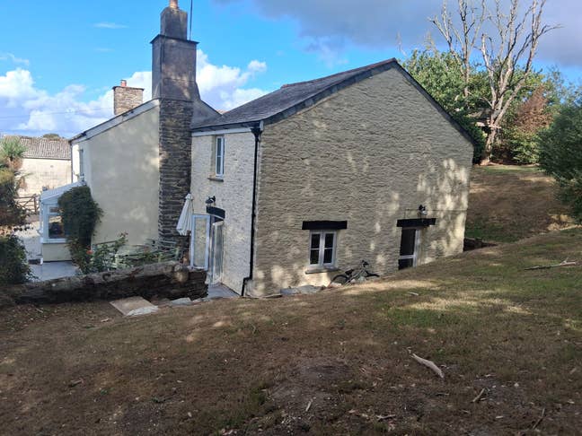 Large double room in 5-bed farmhouse Main Photo