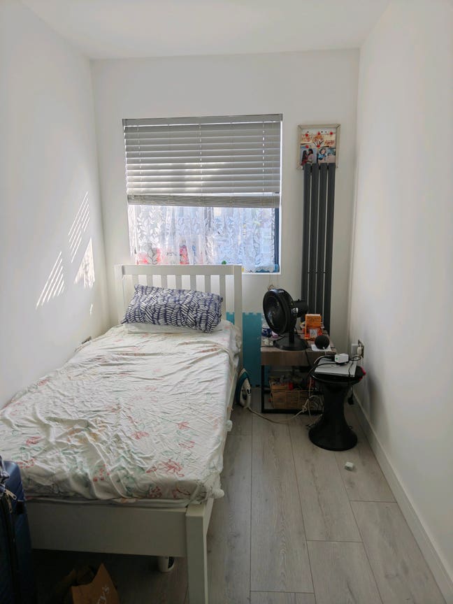 Spacious furnished room  Main Photo