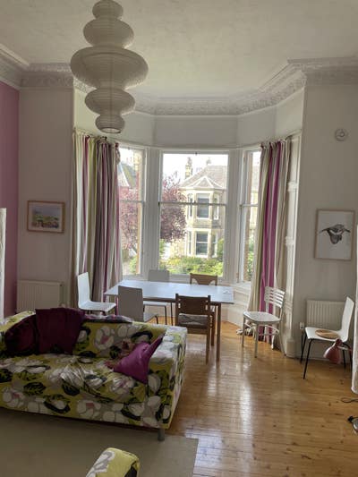 Sunny double room in large comfortable flat Main Photo