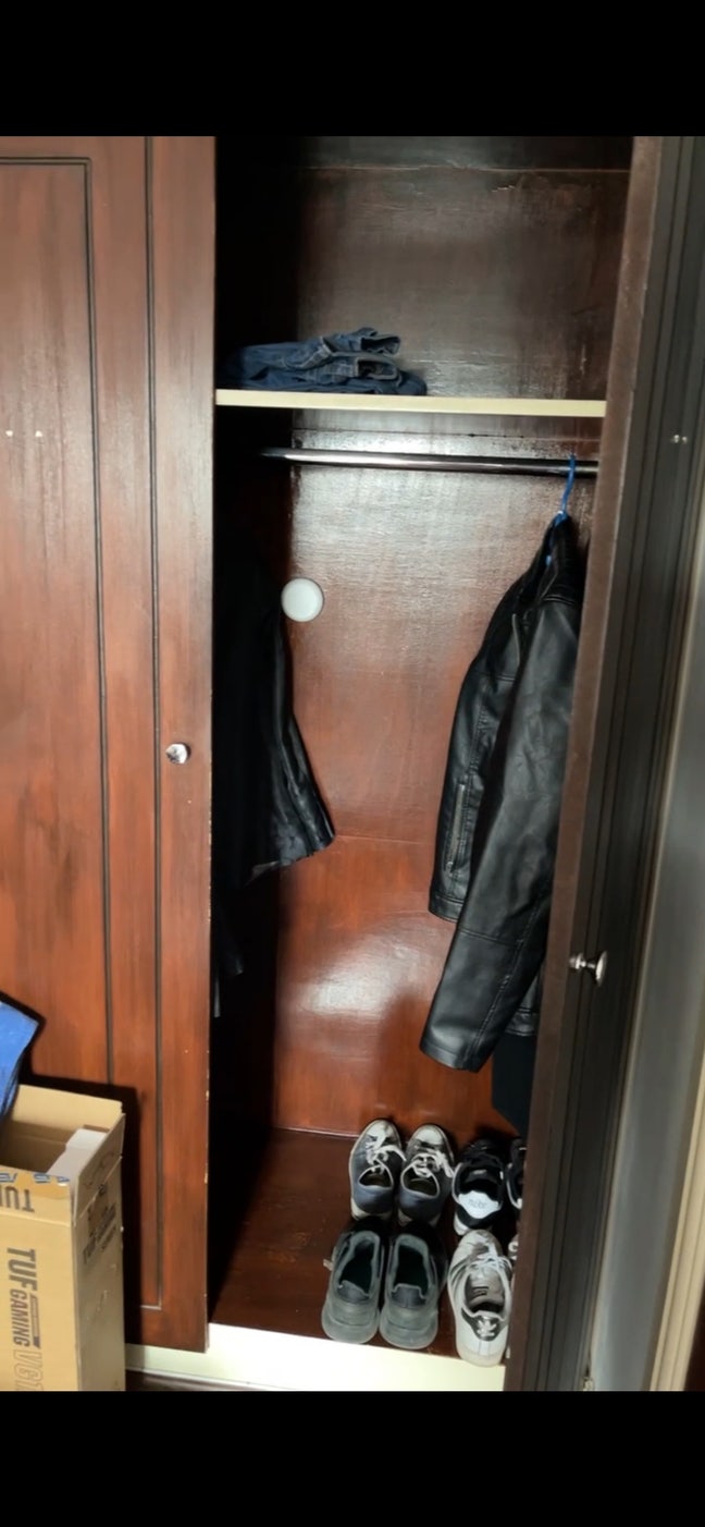 Very large room with storage compartments Main Photo