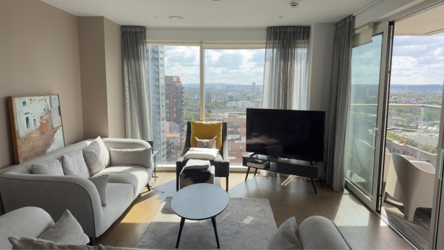 Penthouse En-suite Room in E&C Main Photo