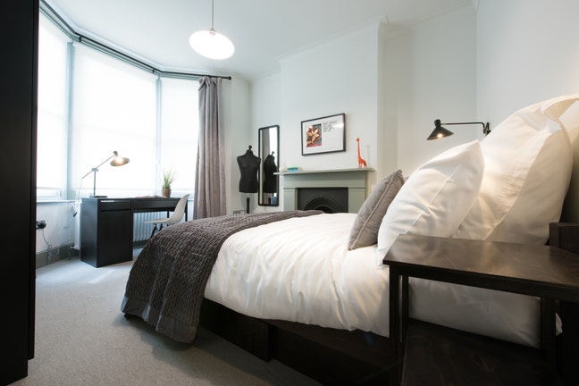 Beautiful Double Bedroom  Main Photo