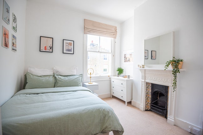 Stunning Double Room in a 6-Bedroom House Main Photo