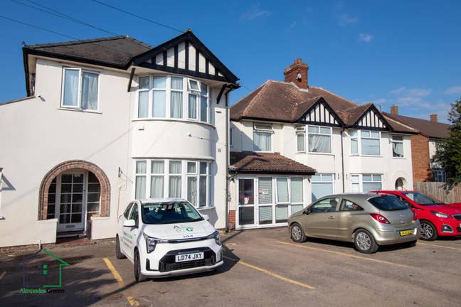 Double Room & En-Suite on Newmarket Road, CB5 (OL) Main Photo