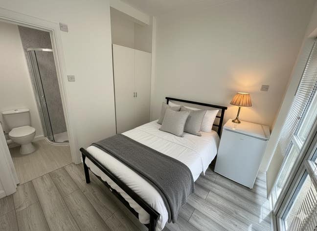 Double En-Suite Rooms on Newmarket Road, CB5 (OL) Main Photo