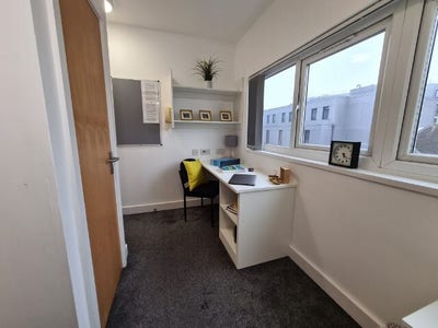 Ensuite Room Available from October Main Photo