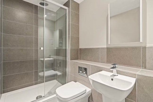 3 bedroom apartment Main Photo