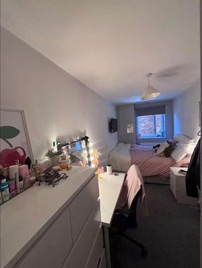 Room available in Headingley Main Photo