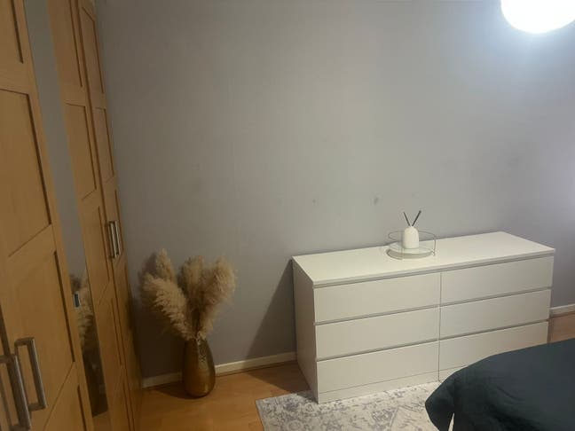 Spacious Double Room – Prime Location Main Photo