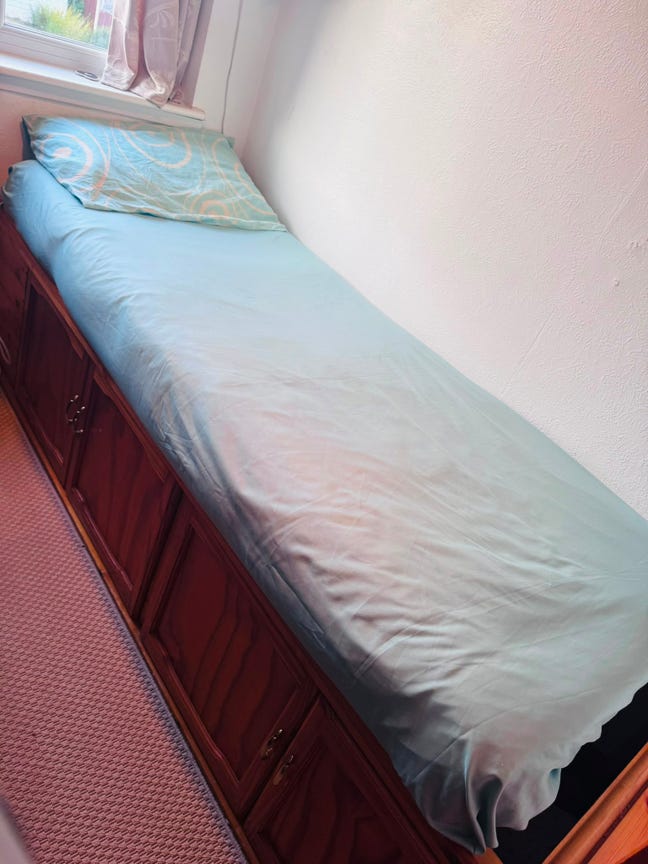 Furnished Room for Working Woman - &pound;450 Main Photo