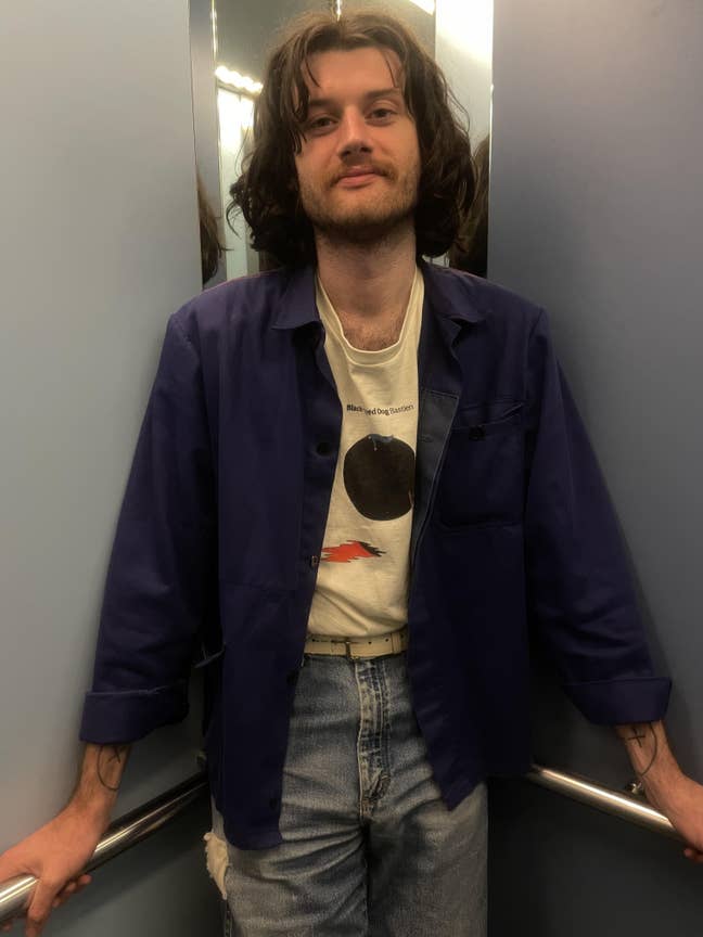 Quiet, friendly full-time professional  Main Photo