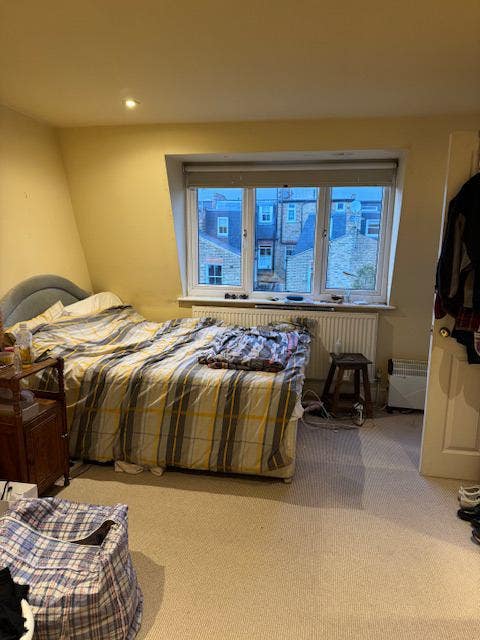 Low cost accommodation in Fulham SW6 Main Photo